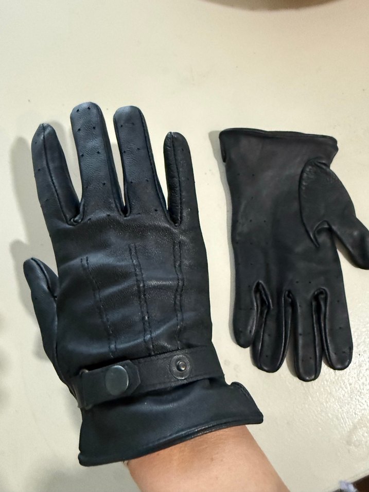 Siyah Deri Kadın Eldiveni - Görsel 2