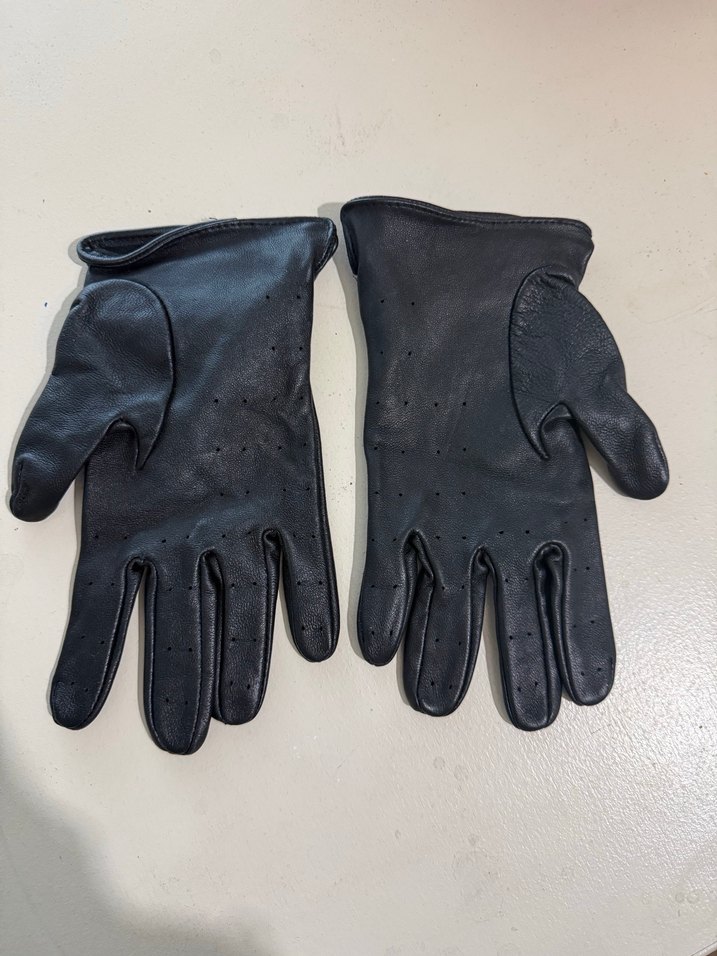 Siyah Deri Kadın Eldiveni - Görsel 3