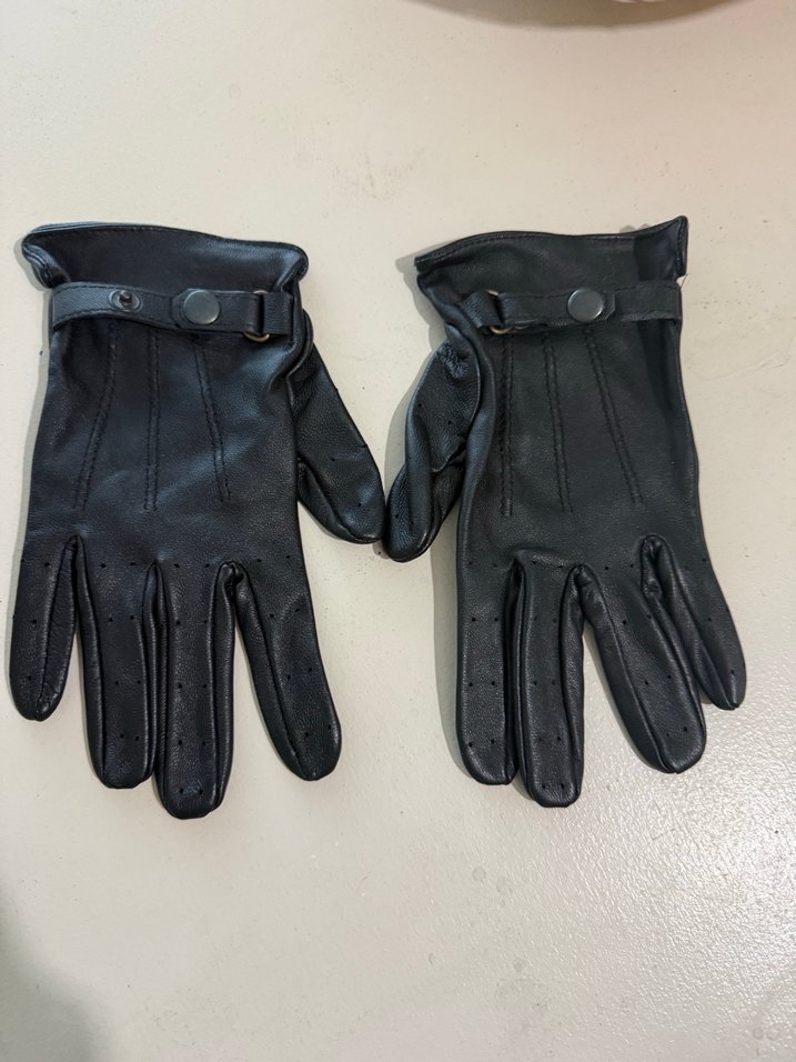 Siyah Deri Kadın Eldiveni - Görsel 4
