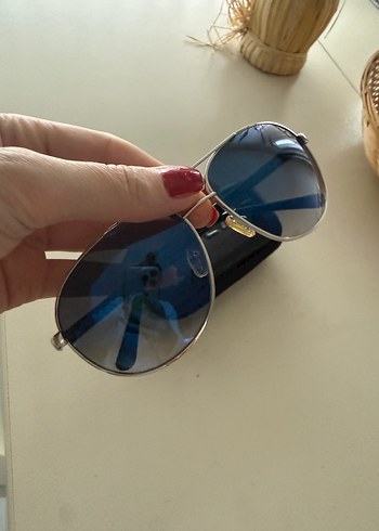 Metal Çerçeveli Mavi Güneş Gözlüğü - Görsel 3