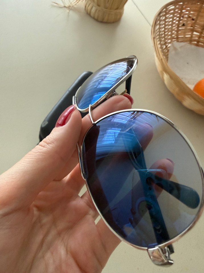 Metal Çerçeveli Mavi Güneş Gözlüğü - Görsel 4