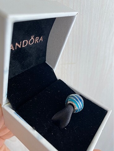 Beden Pandora charm
