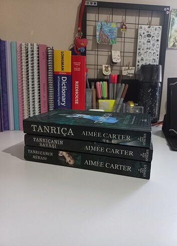 Tanrıça, Tanrıçanın Savaşı, Tanrıçanın Mirası Aimee Carter