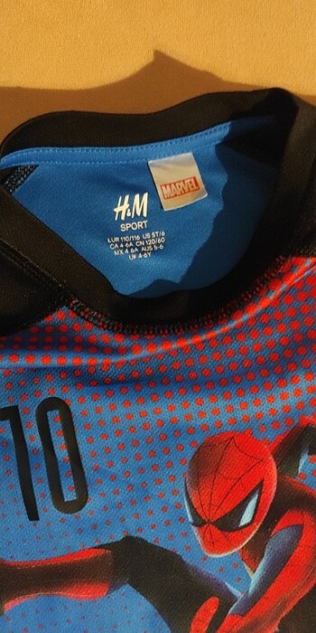 H&M Spiderman tişörtü 