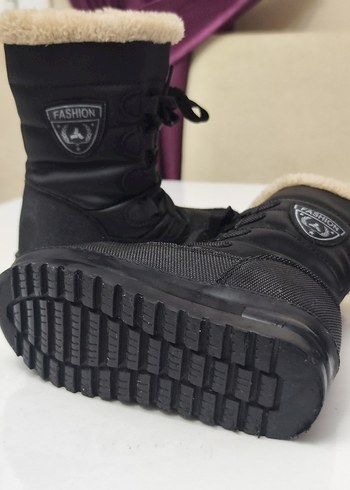 Siyah Kürklü Bot - Görsel 3