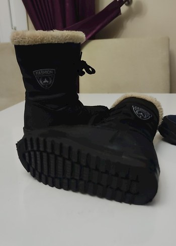 Siyah Kürklü Bot - Görsel 6