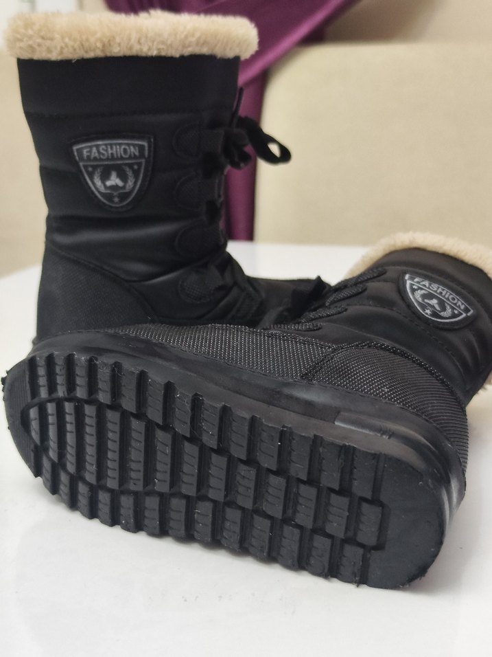 Siyah Kürklü Bot - Görsel 3