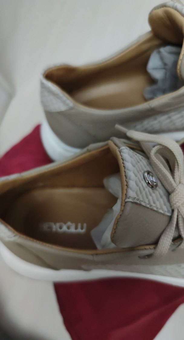 Deri Görünümlü Bej Yılan Desenli Dolgu Topuk Spor Ayakkabı - Görsel 5