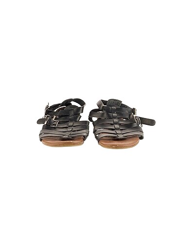 36 Beden PreLoved Sandalet %70 İndirimli.