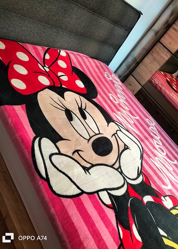 Renkli Baskılı Minnie Mouse Çocuk Battaniyesi - Görsel 3