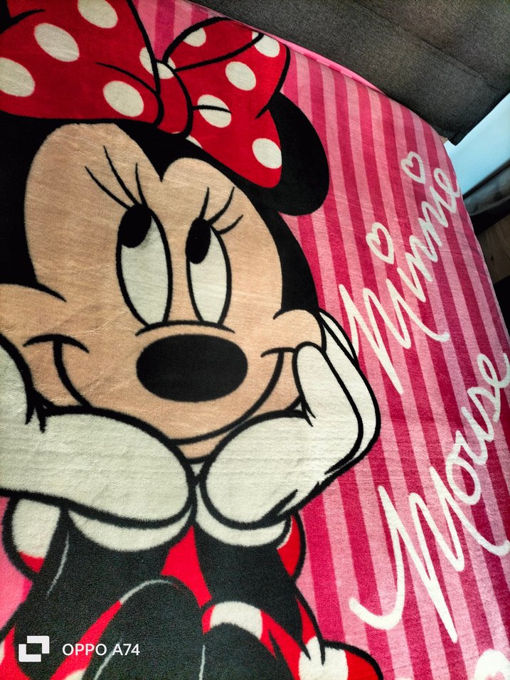 Renkli Baskılı Minnie Mouse Çocuk Battaniyesi - Görsel 4