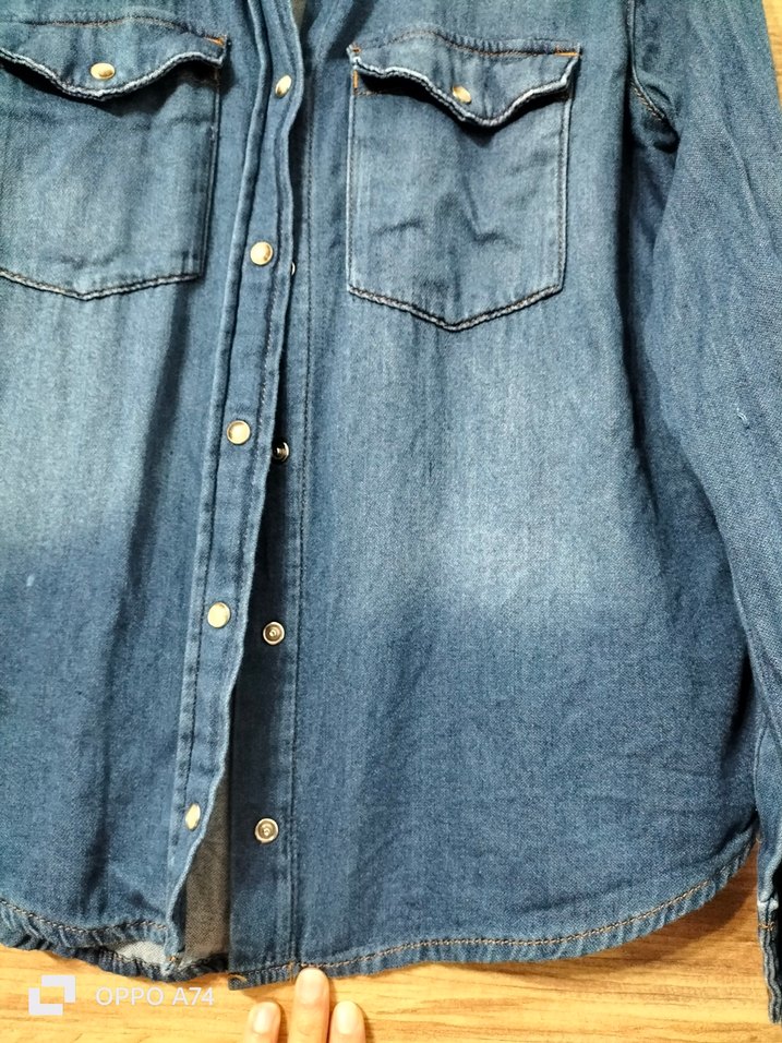 Düğmeli Mavi Denim Kadın Gömlek - Görsel 2