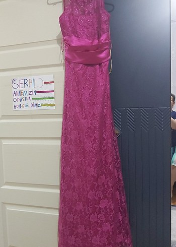 Uzun Dantel Kemerli Pembe Abiye Elbise