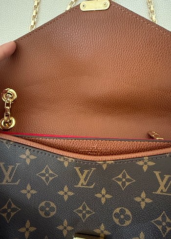 Kahverengi Zincir Detaylı Deri Kadın Çapraz Çanta - Görsel 3