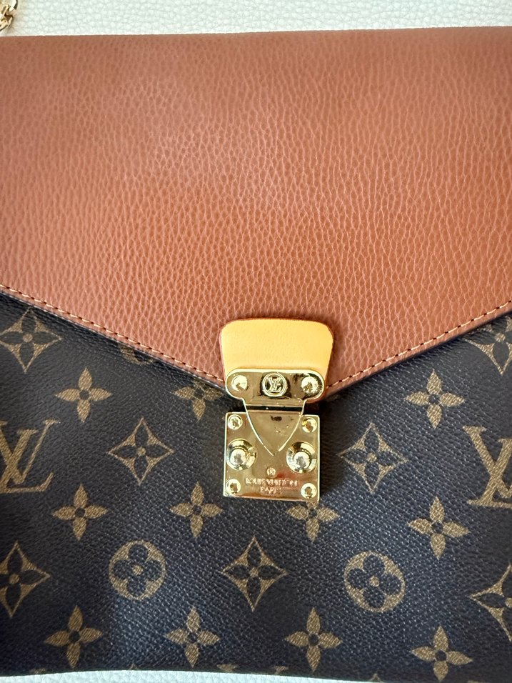 Kahverengi Zincir Detaylı Deri Kadın Çapraz Çanta - Görsel 2