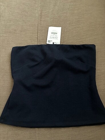 Pull and Bear Pull and bear straplez bluz
