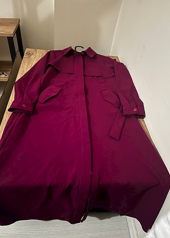 Bordo Kemerli Uzun Kadın Trençkot - Görsel 4