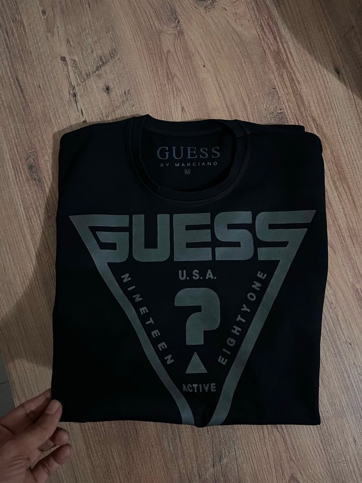 Guess Siyah Bisiklet Yaka Tişört — görsel 4/5