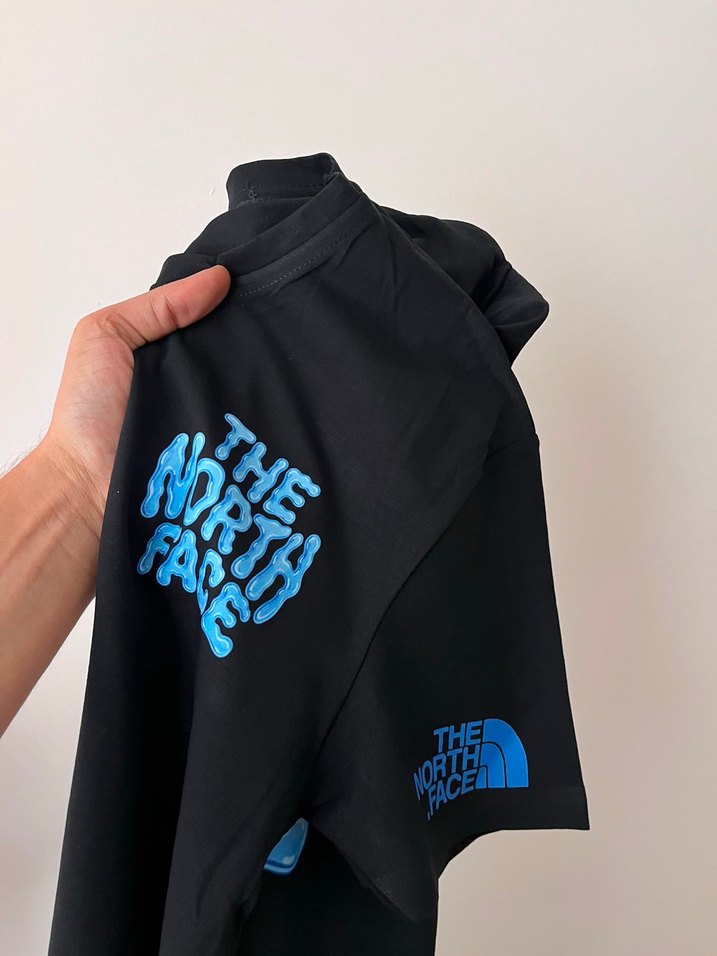 The North Face Siyah Bisiklet Yaka Tişört — görsel 2/4
