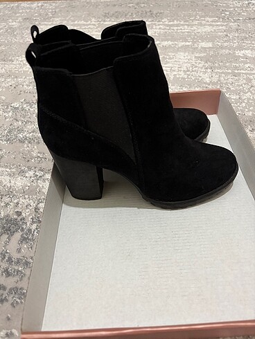 36 Beden Bershka bootir
