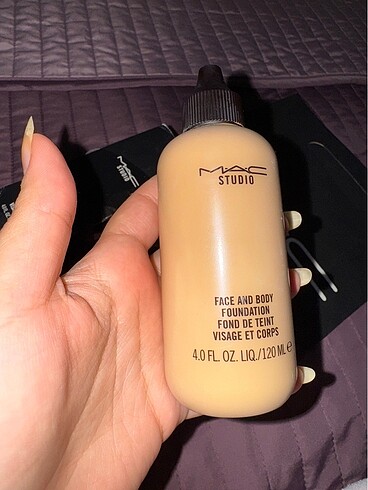 MAC Mac Face and Body Fondöten