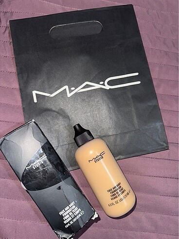 Mac Face and Body Fondöten