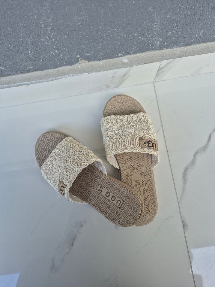 Beyaz Nakışlı Kadın Terlik - Görsel 2