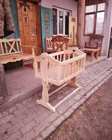 Ahşap beşik
