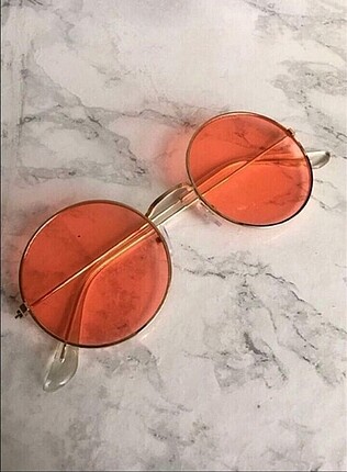 pembe yuvarlak camlı güneş gözlüğü