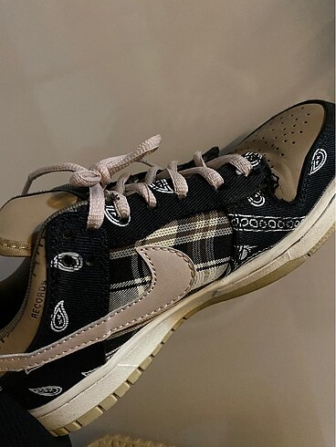 nike travis scoot