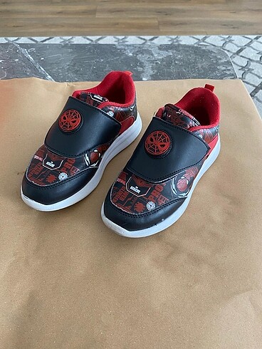 LCW Spiderman Erkek Çocuk Ayakkabı