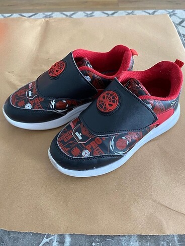 31 Beden LCW Spiderman Erkek Çocuk Ayakkabı