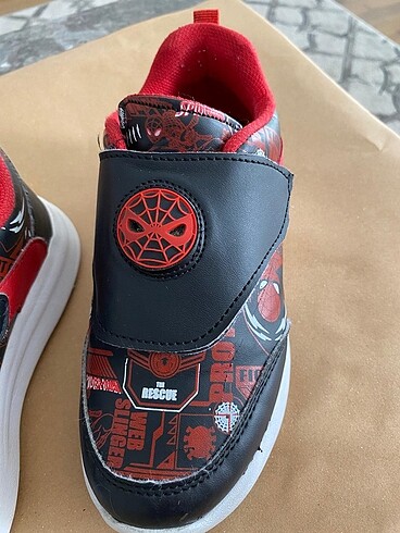31 Beden siyah Renk LCW Spiderman Erkek Çocuk Ayakkabı