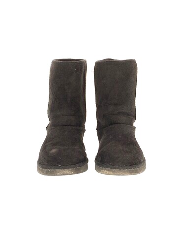 37 Beden Ugg Bot %70 İndirimli.