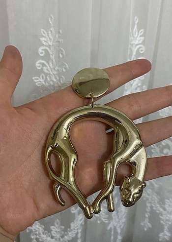 Beden altın Renk Zeynep Tosun Altın Aslan figürlü küpe