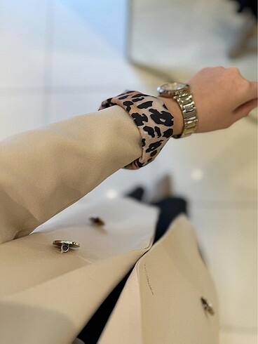 42 Beden ten rengi Renk Leopar detaylı blazer ceket