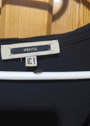 ipekyol Siyah Kolsuz Mini Fırfırlı Kadın Yelek