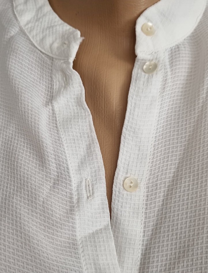 MANGO-M..YENİ GÖMLEK Düğmeli V Yaka Kısa Kollu Beyaz - Görsel 3