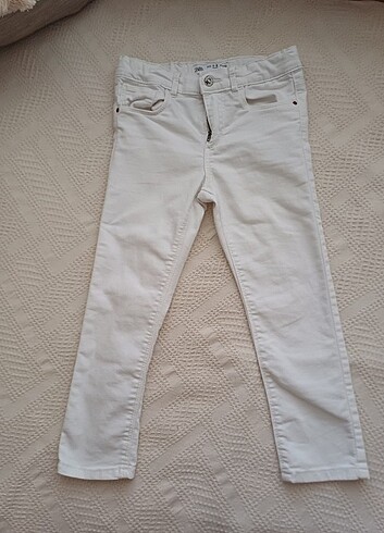 Zara 4-5yaş beyaz pantolon 