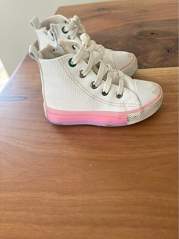 Vicco kız bebek çocuk converse bot