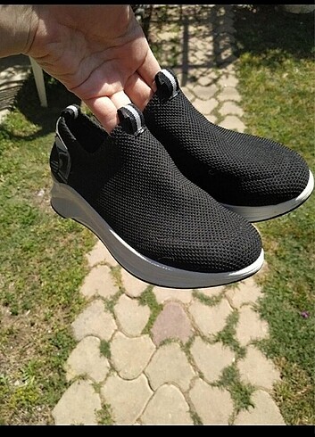 Spor ayakkabı 