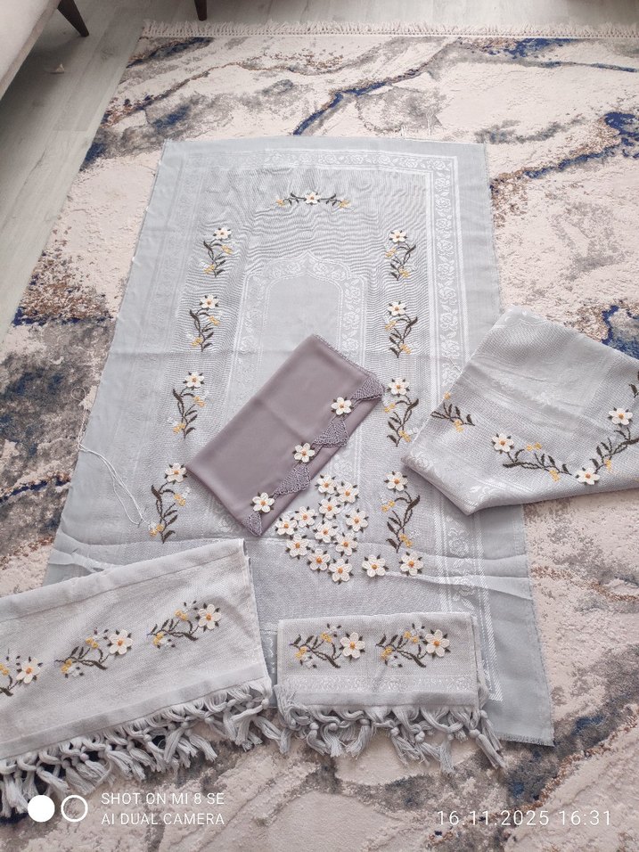 Gri Nakışlı Nevresim ve Çarşaf Takımı - Görsel 2