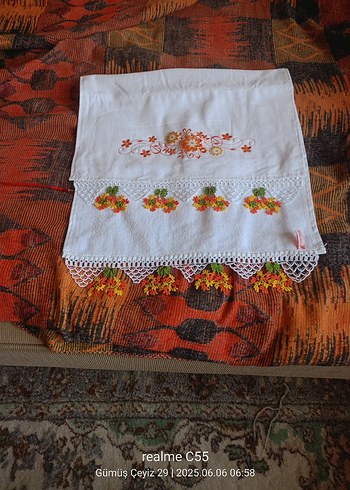 Nakışlı Beyaz Havlu