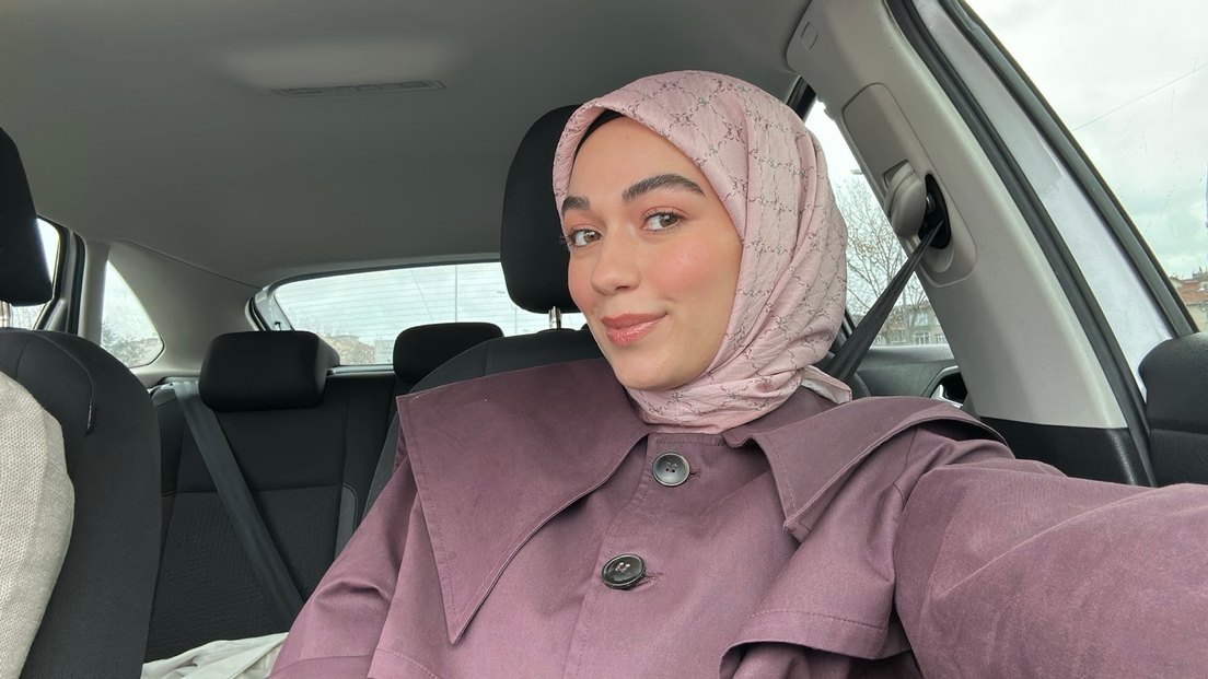 Belli markalı eşarp - Görsel 2