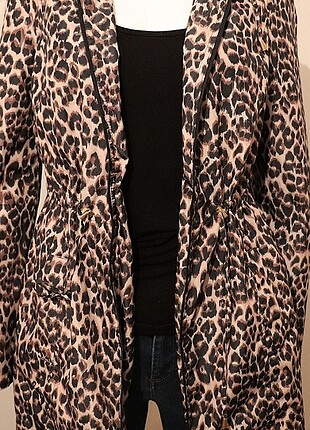 Leopar yağmurluk 