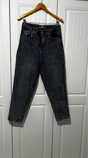 mom jean