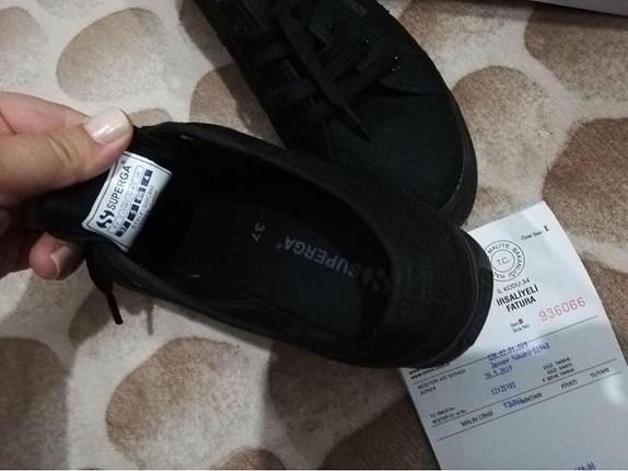 37 Beden Superga