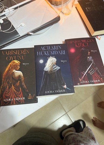 Adora Yağmur Üçlemesi - 3 Kitap Seti