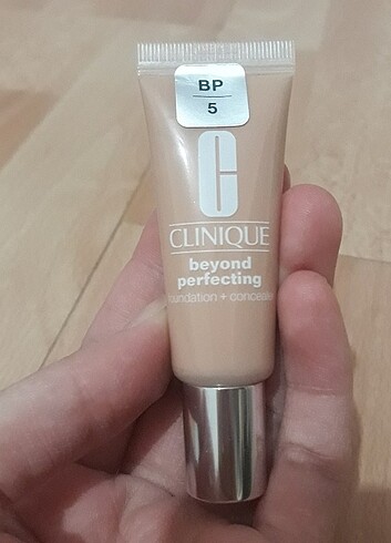 Clinique Beyond mini fondöten 