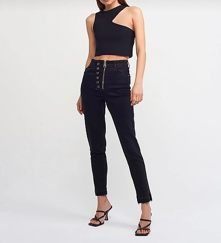 Metal detaylı jean